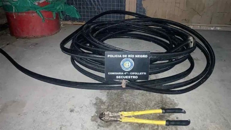Atraparon a dos robacables y uno terminó preso