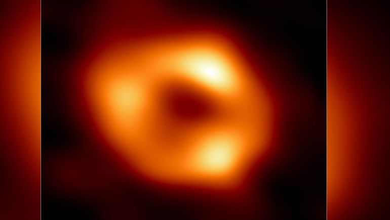 Científicos lograron fotografiar al agujero negro del centro de la Vía Láctea