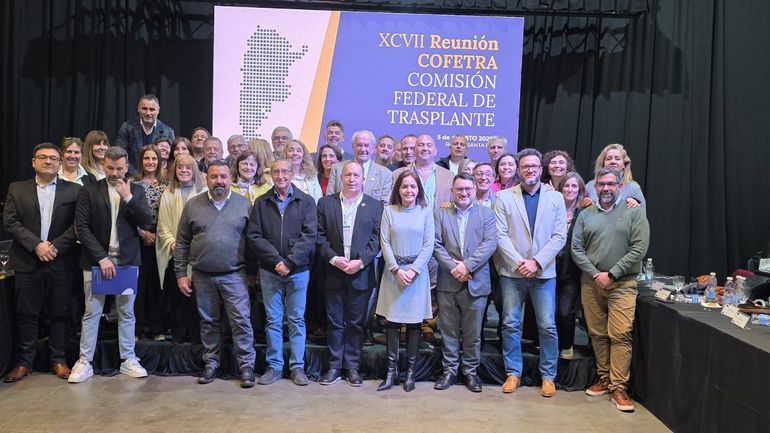 La Coordinadora del CUCAI Río Negro, Guillermina Krenz  y el referente del Hospital de Bariloche, Germán Santamaría  participaron en la reunión de COFETRA.
