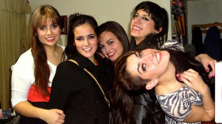Juliana antes de salir con sus amigas.