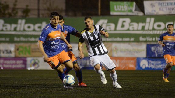Mirá los goles del Albinegro en el clásico valletano contra Roca