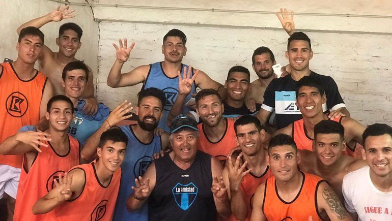 La Amistad goleó en la ida de la final del clasificatorio