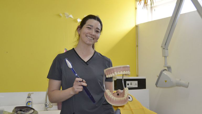 Mailen, la joven odontóloga, fascinada por esta misión. Mailen, la joven odontóloga, fascinada por esta misión.
