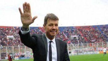 bomba: tinelli, acorralado, renuncio a la presidencia de san lorenzo