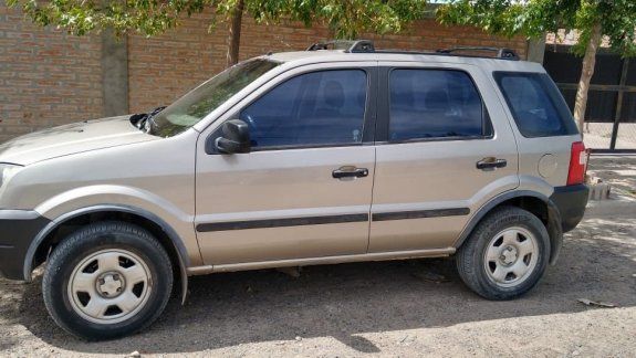 Roban un auto en Río Negro y lo abandonan en Buenos Aires
