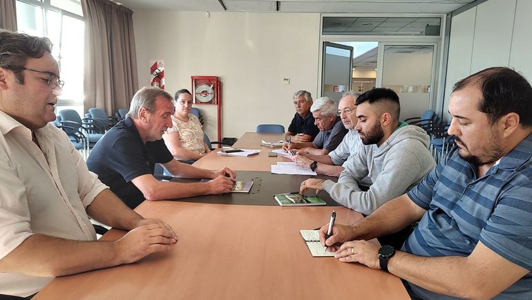 ATE se reunió con autoridades de Senasa y abordó la emergencia por gripe aviar