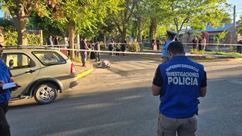 conmocion en neuquen: un hombre fue asesinado de una punalada en plena calle conmocion en neuquen: un hombre fue asesinado de una punalada en plena calle