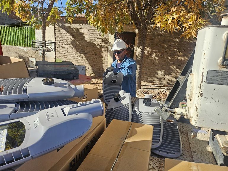 El barrio Anai Mapu  ya cuenta con la totalidad de su alumbrado publico led, ahora inicia una nueva etapa en la zona de Parque Norte.