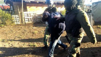 lo atacaron a hachazos y quedo al borde de la muerte: un detenido