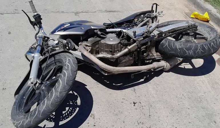 Video: Blooper con suerte de motociclista cipoleño distraído