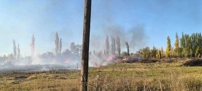 Una imagen del incendio cerca del predio del Ex Banco Nación
