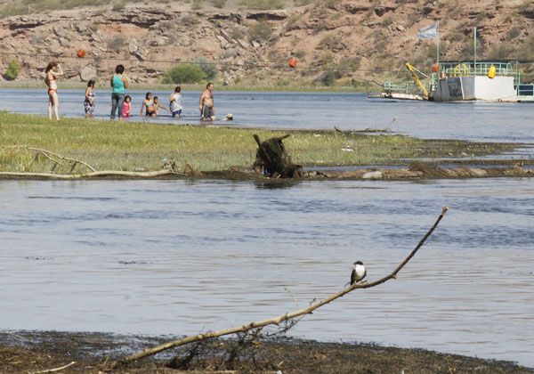 Miles de cipoleños eligieron la Isla Jordán el fin de semana para huir del calor