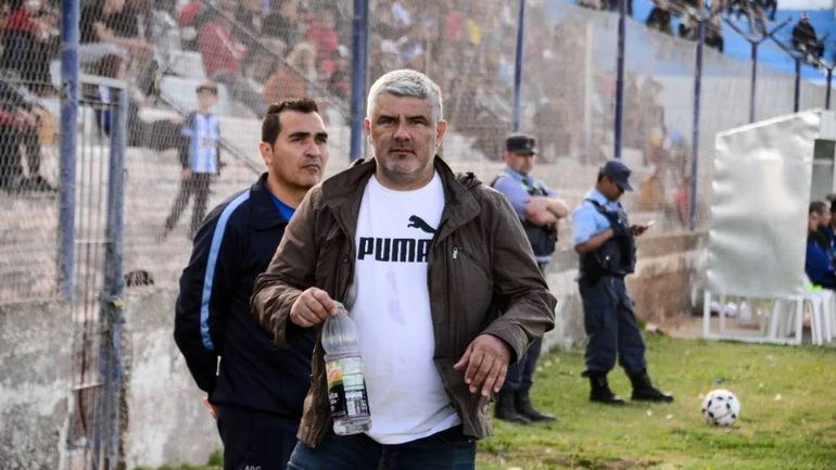 Rogger Morales jugó y dirigió a varios equipos de la zona. Allí conoció al juez que ahora llora.