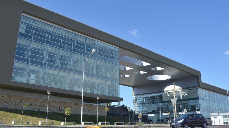 Un hombre secuestró, golpeó y amenazó a su pareja y al hijo 