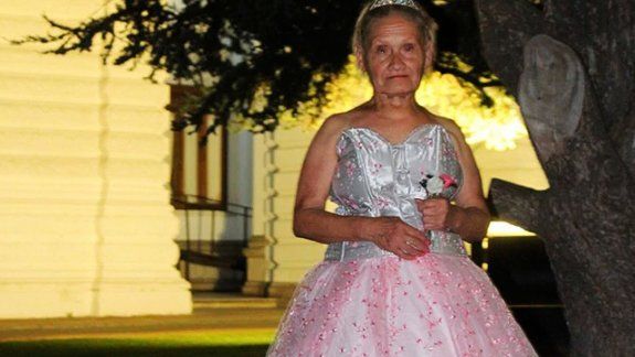 A los 79 años le cumplieron el sueño de la fiesta de 15