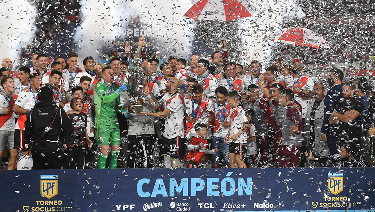 Argentino de Quilmes goleó y es escolta del campeón Talleres de