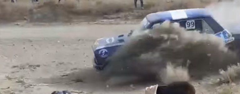 Auto de Rally embistió al público tras salirse de una curva.&nbsp;