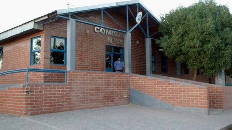 Mataron a un hombre de una puñalada y lo dejaron en un descampado