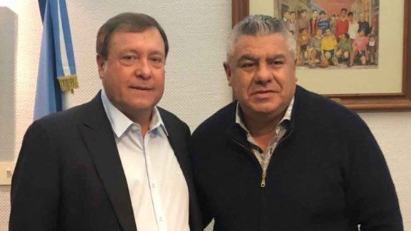Weretilneck encabezó una comitiva patagónica a AFA y aseguró la visita de Tapia a Cipolletti&nbsp; para el lunes 20.