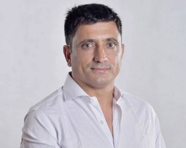Molina se quedó sin las fuerzas del cielo y le cerraron la puerta de la reunión libertaria.&nbsp;