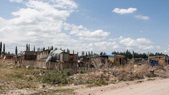 la toma se consolida y la muni espera que resuelva la justicia la toma se consolida y la muni espera que resuelva la justicia