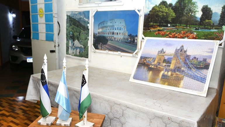 ¡Qué joyita! Las banderas junto a los rompecabezas. ¡Qué joyita! Las banderas junto a los rompecabezas.