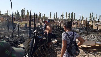 se incendiaron cuatro casillas y las familias lo perdieron todo