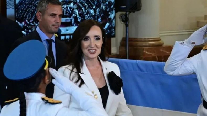 Cuál es el significado de la rosa negra de Victoria Villarruel en la apertura de sesiones