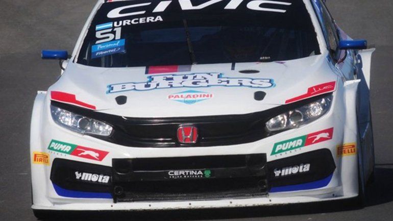 Manu Urcera acelera su nuevo Honda Civic en la fecha en Paraná