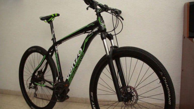 Le apuntaron con un arma en la cabeza a un nene de 13 años para robarle