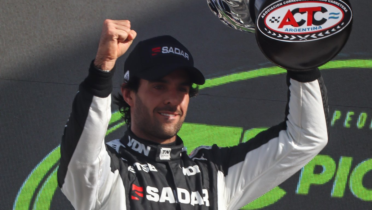 Buena performance: Urcera fue segundo en el TC Pick Up de Viedma