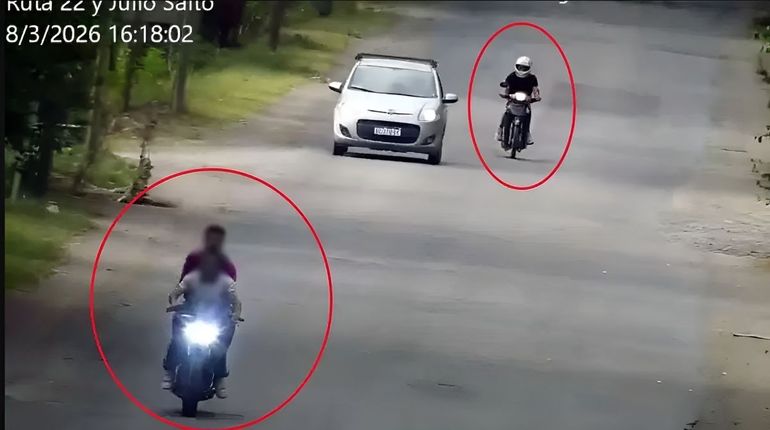 Los dos motociclistas fueron descubiertos por personal del 911. Tras un seguimiento lograron atraparlos. Uno de los rodados había sido robado en Neuquén.&nbsp;