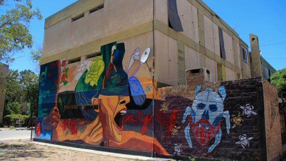 Los murales contra la violencia de género coparon las paredes de una gran cantidad de barrios de la zona norte de Cipolletti.