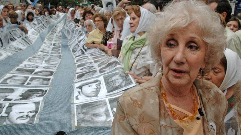 Abuelas anuncian la restitución del nieto 130