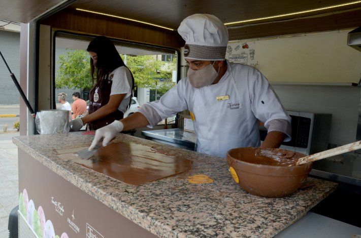 Bariloche anticipa su fiesta con chocolate en la plaza