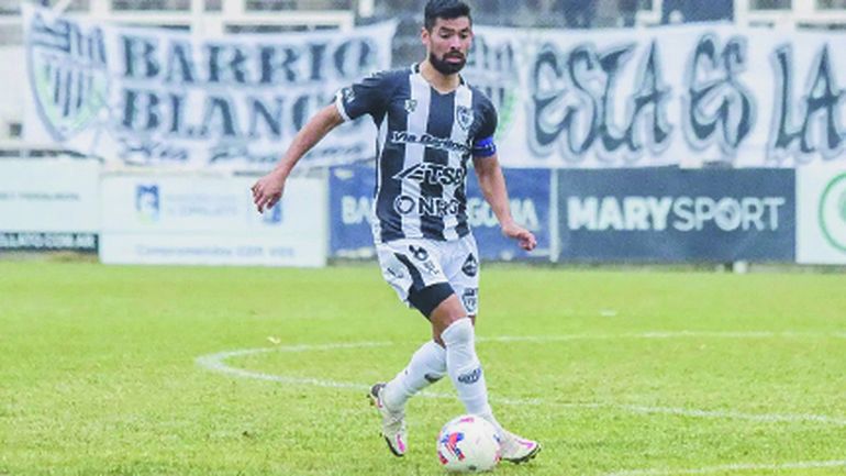 Meza ha sido uno de los reemplazados por Medero en el arranque de su ciclo en el once titular.