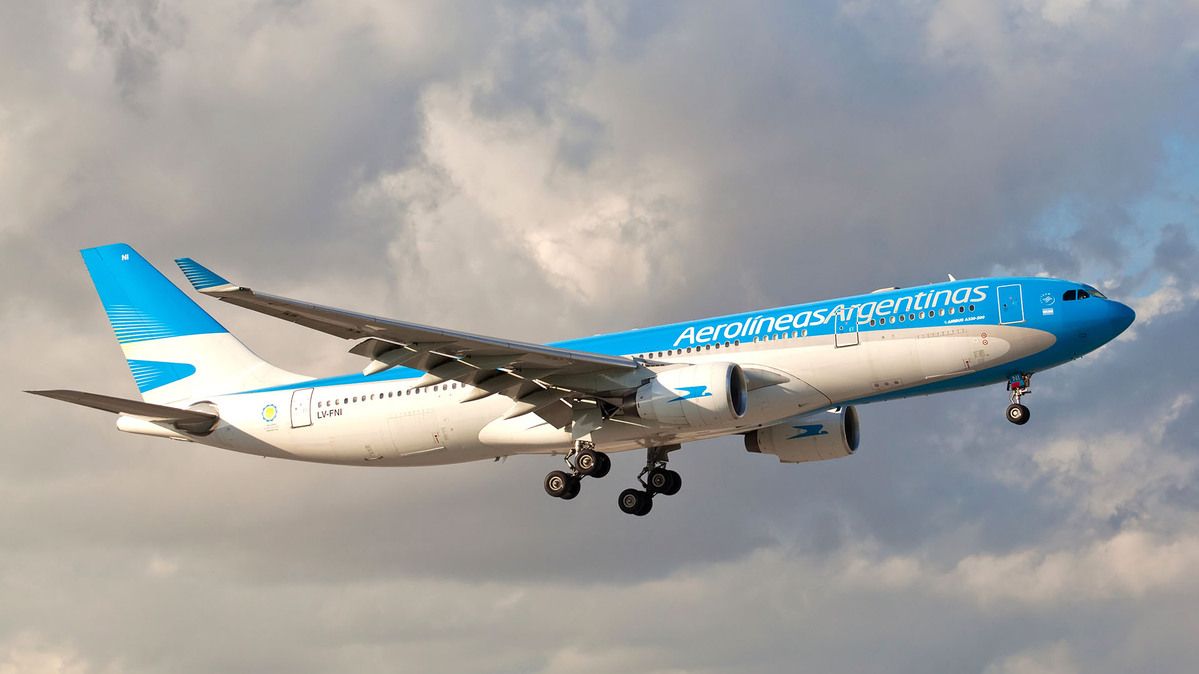 Parecía que se iba a estrellar: la impresionante maniobra de un piloto de Aerolíneas Argentinas