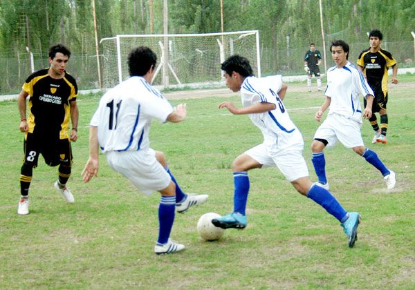 El Mago, el Trueno Verde y los Petroleros en la recta final