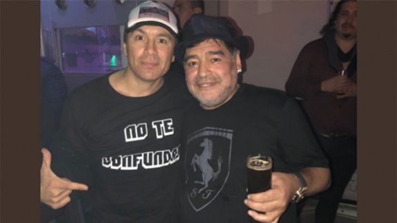atr: maradona fue ovacionado en el show de damas gratis