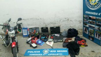 secuestraron una moto robada y detuvieron a dos delincuentes