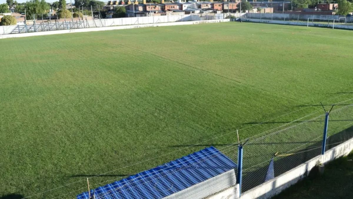La cancha del Club La Armonía también queda en Bahía Blanca: ahí visitará el domingo Cipolletti a Sansinena.