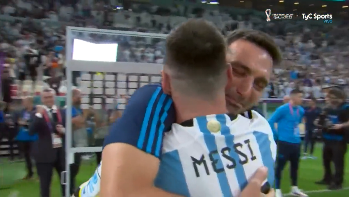 El emotivo abrazo entre Messi y Scaloni tras el pase a la final