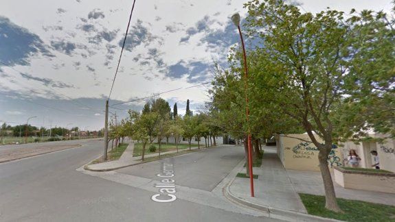 Le intentó robar el celular a una joven y su familia le dio una golpiza