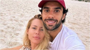 las fotos de nicole neumann y manu urcera en las playas del chocon