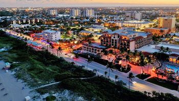 El funcionario quedó bajo observación tras detectarse propiedades en Estados Unidos que no figuran en sus declaraciones. | LMCipolletti.com El funcionario quedó bajo observación tras detectarse propiedades en Estados Unidos que no figuran en sus declaraciones.