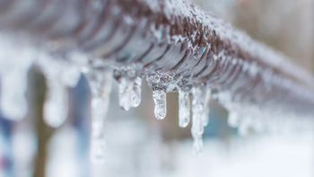 como descongelar las canerias con el frio extremo y evitar que siga pasando