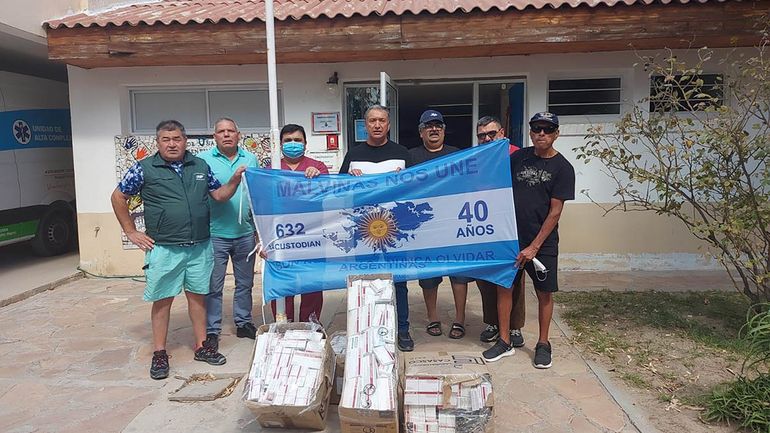 Veteranos de Malvinas donan medicamentos a hospitales