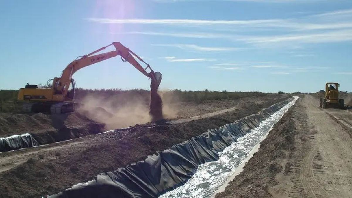El canal tiene una extensión total de 194 kilómetros, desde Pomona hasta San Antonio Oeste.