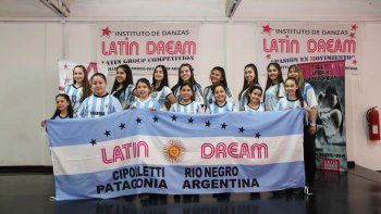 Las bailarinas cipoleñas fueron protagonistas del certamen. Las bailarinas cipoleñas fueron protagonistas del certamen.