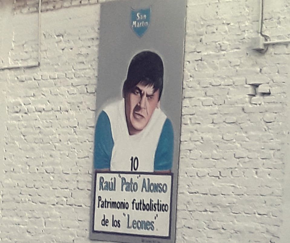 En el club San Martín de Cipolletti, uno de los clubes donde se lució Alonso, lo recuerdan con un emotivo mural.&nbsp;